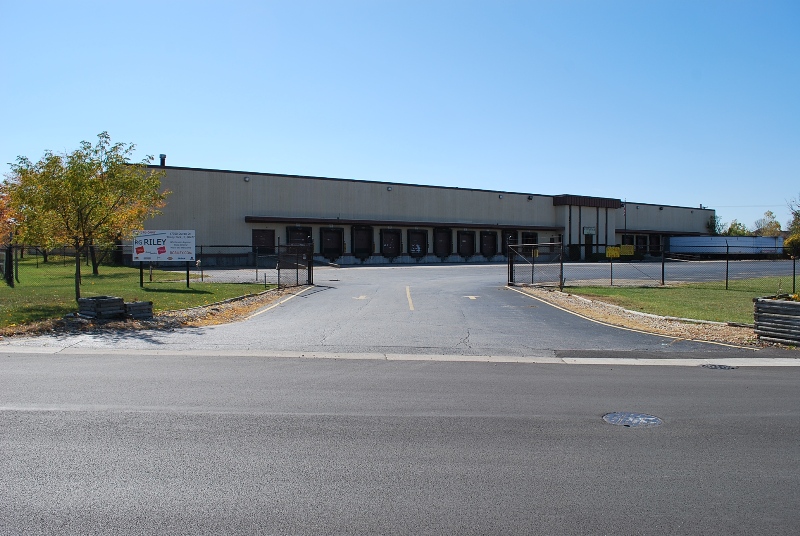 RG Riley Illinois Warehouse- Parking Lot View