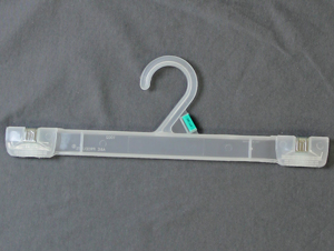 Plastic Hangers in Bulk, Wholesale Retailers